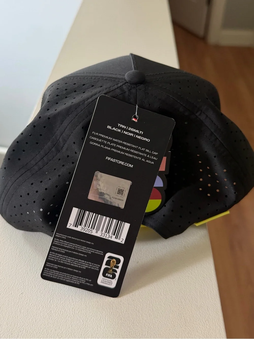 Brand new”FIFA”cap.One size,color-black/noir/negro.🖤